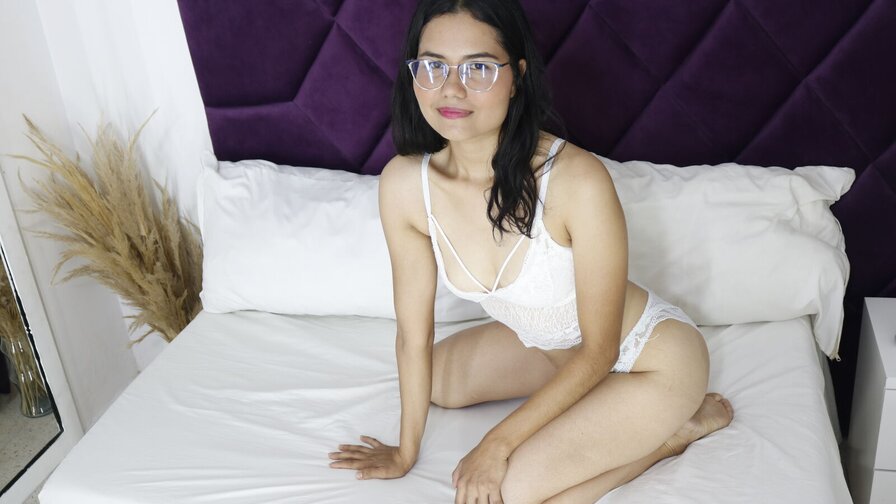 Free Live Sex Chat With JessiPeters