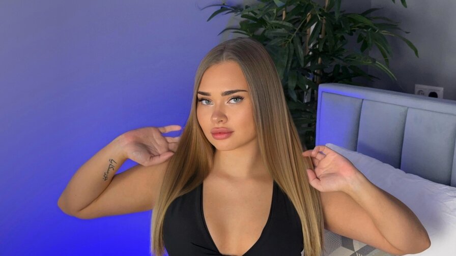 Free Live Sex Chat With MilaRaven