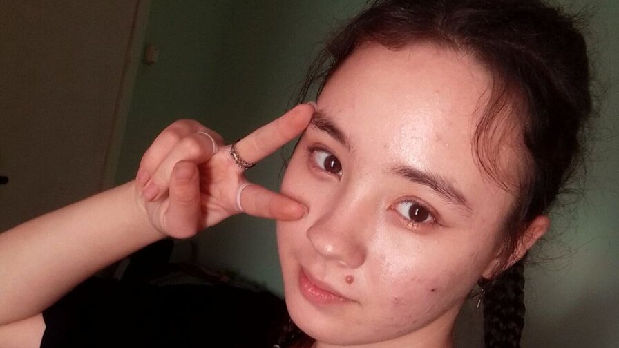 Free Live Sex Chat With AislyFollin