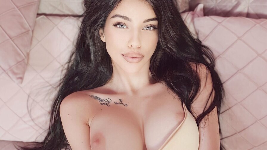 Free Live Sex Chat With AlecsAndrina