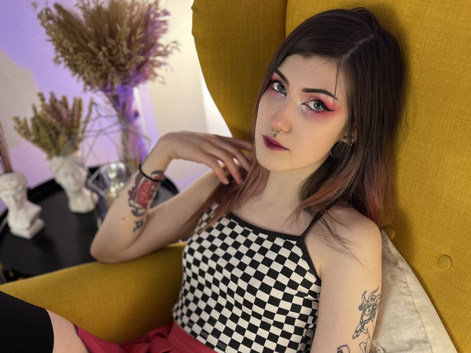 Free Live Sex Chat With AliceKnight