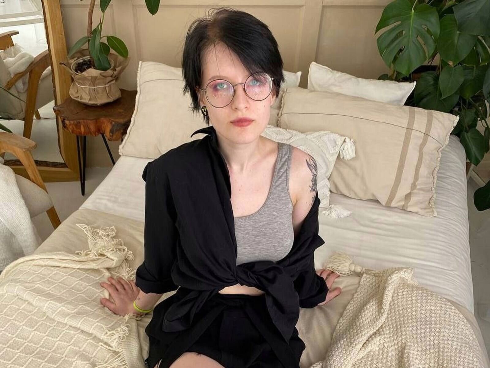 Free Live Sex Chat With AliceLewes