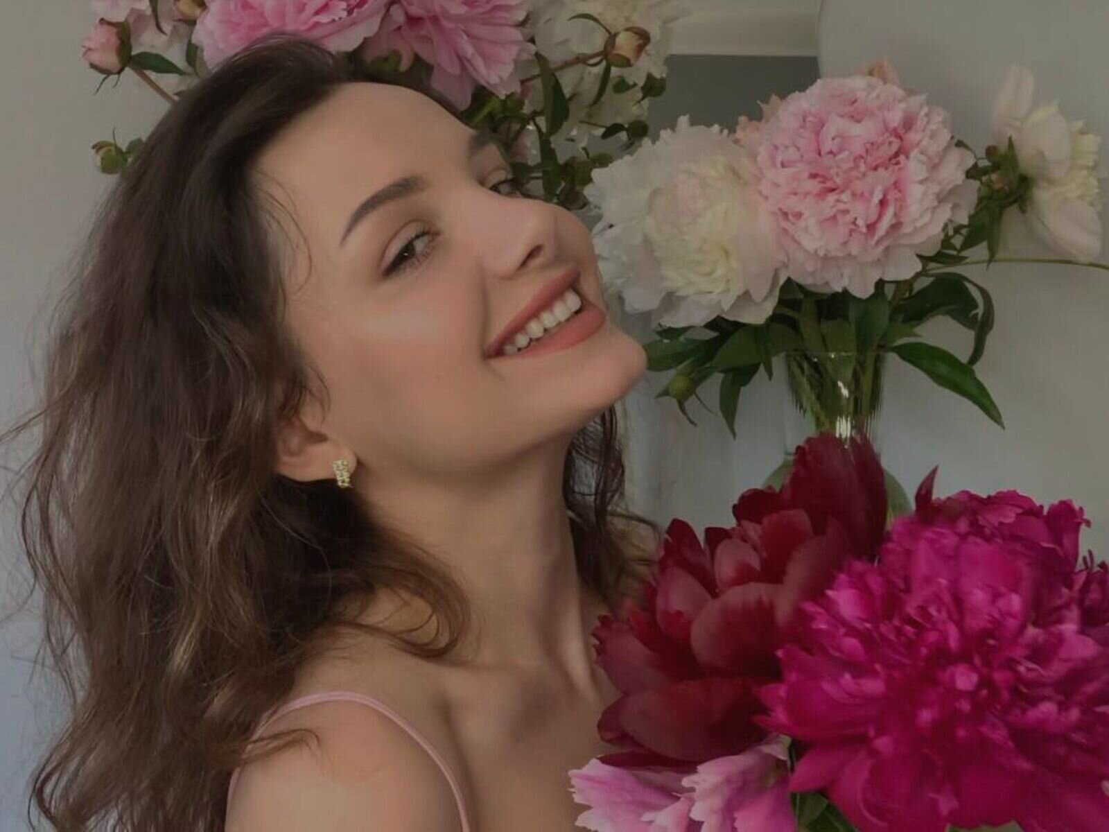 Free Live Sex Chat With AlissaGiri