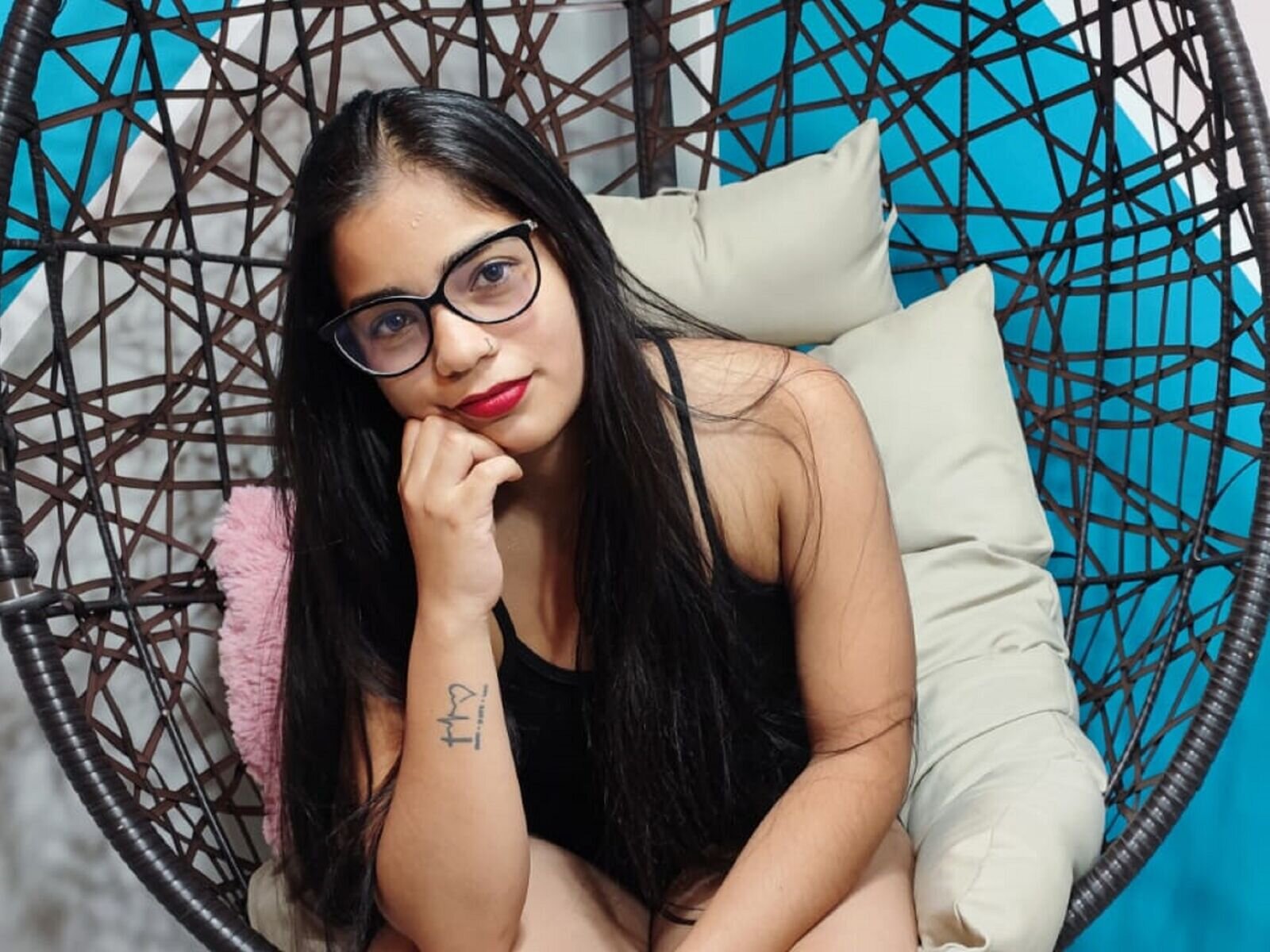 Free Live Sex Chat With AllisonHansen
