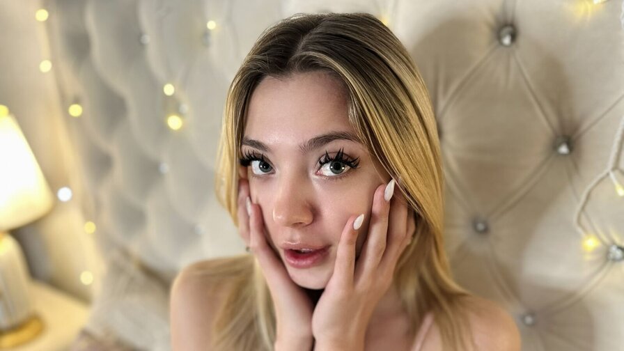 Free Live Sex Chat With AmandaHarris