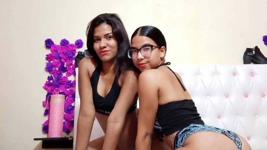 Free Live Sex Chat With AnabelaandMarily