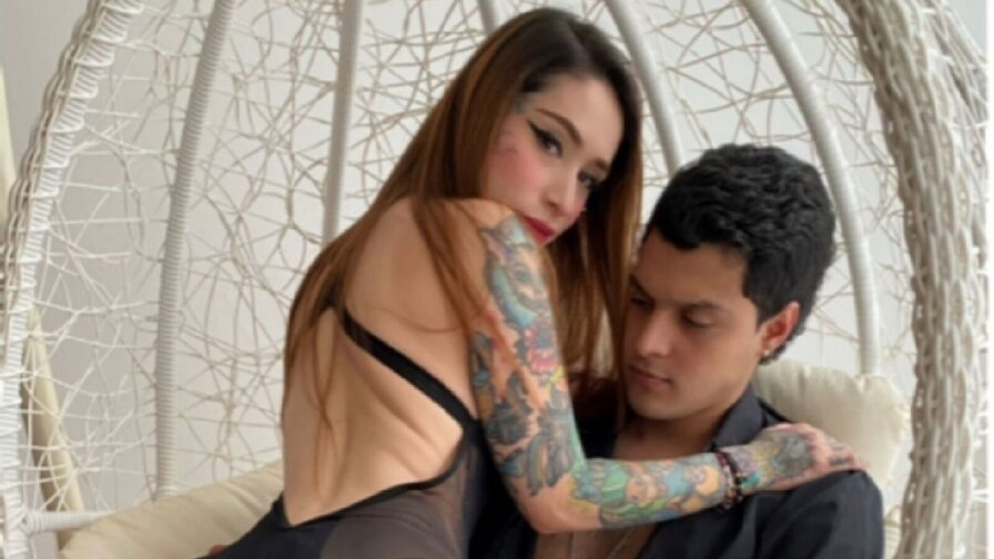 Free Live Sex Chat With AndreaandAxel