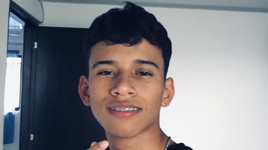 Free Live Sex Chat With AntonioJasmin