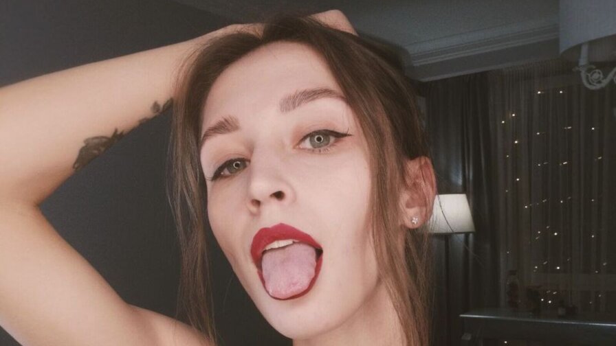 Free Live Sex Chat With AraAcey
