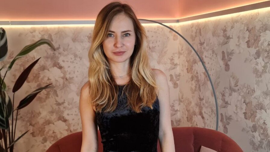 Free Live Sex Chat With AriellWhite