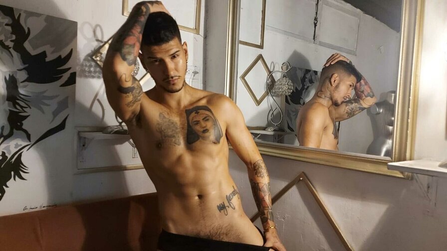 Free Live Sex Chat With ArminBaasch