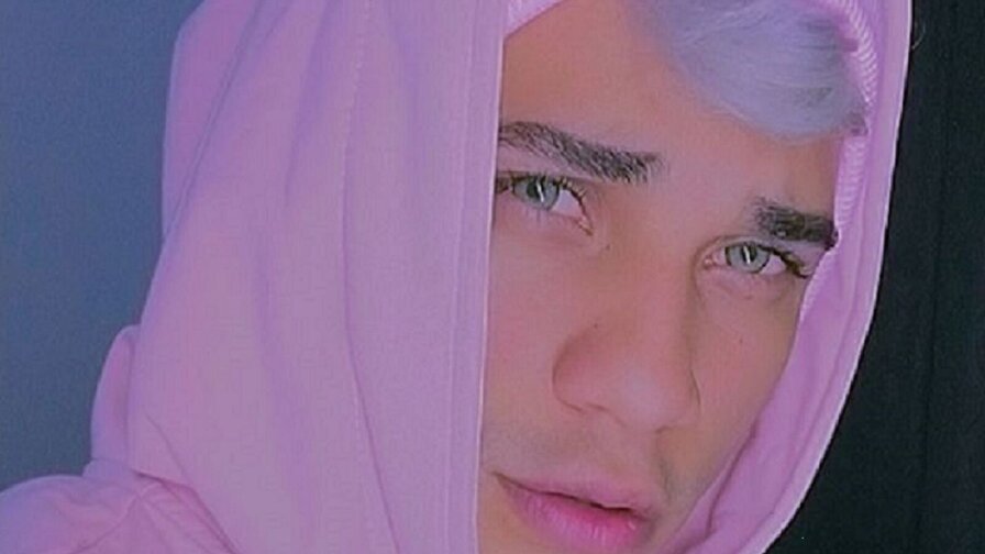 Free Live Sex Chat With CamiloHolsen