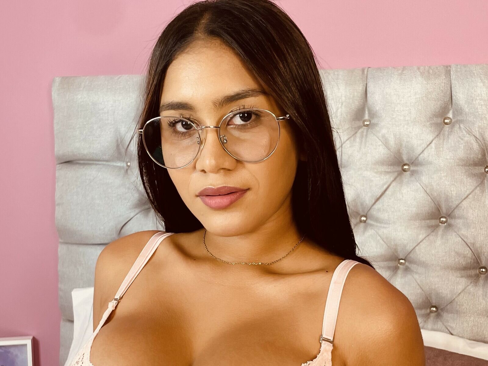 Free Live Sex Chat With CarlaMex