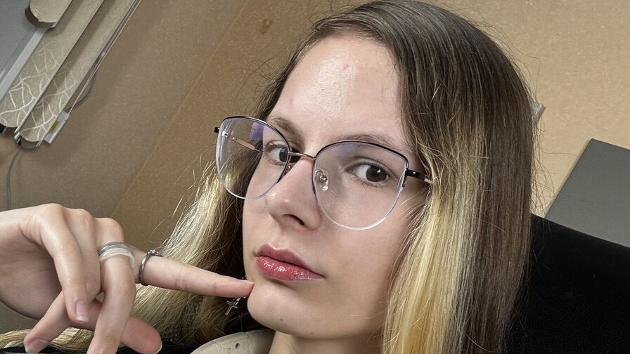 Free Live Sex Chat With CarrieRoses