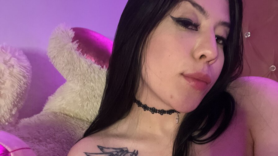 Free Live Sex Chat With CharloteQueen
