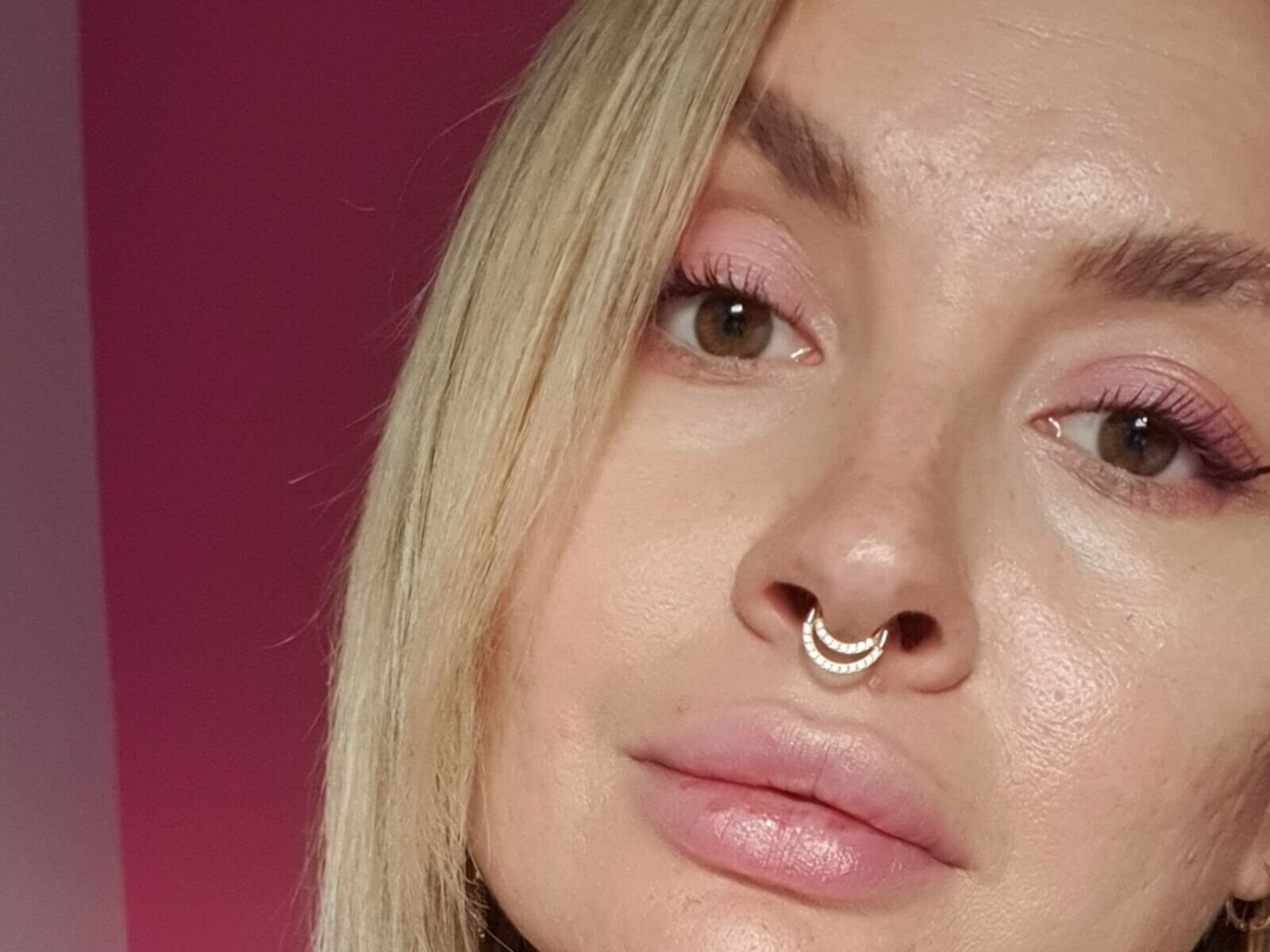 Free Live Sex Chat With CinaMur