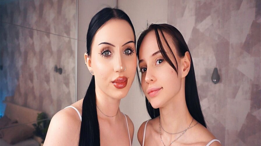 Free Live Sex Chat With CloverAndFelica