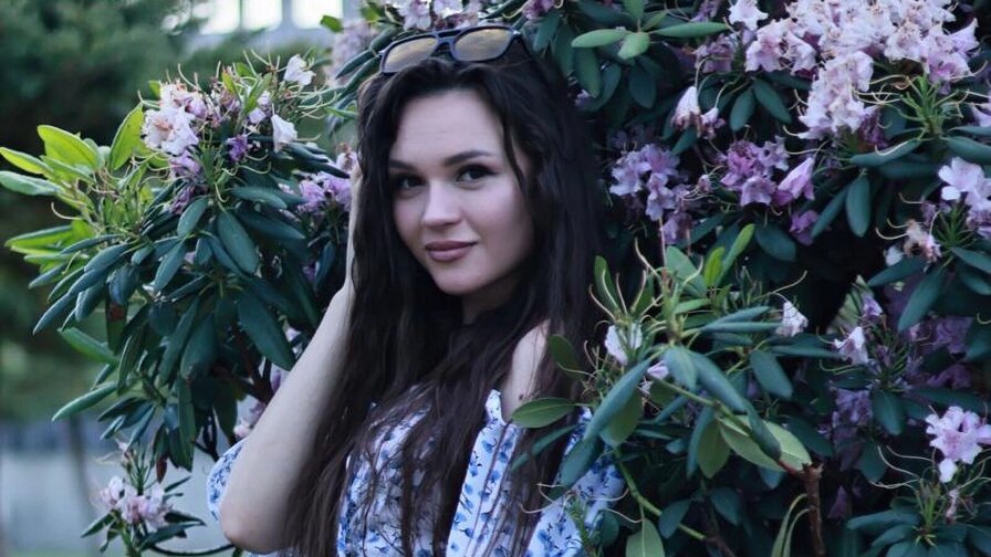 Free Live Sex Chat With DaisyAngrisano