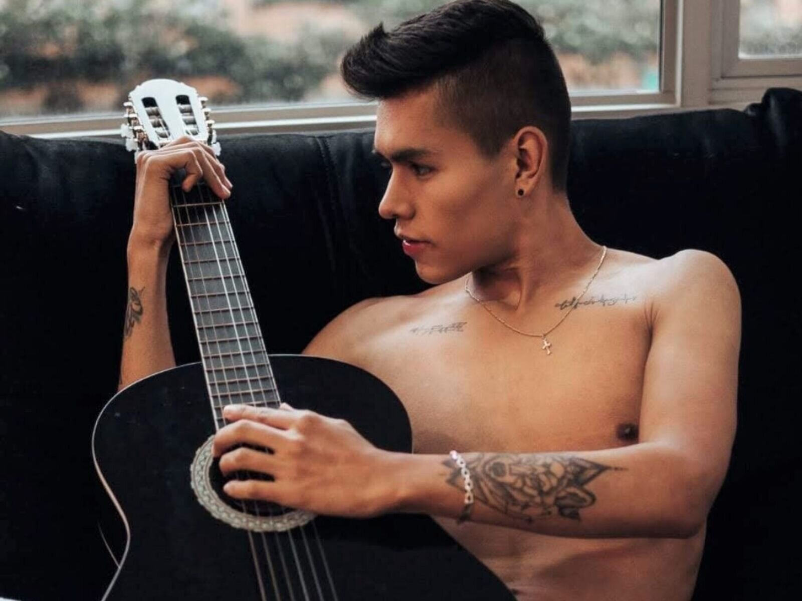 Free Live Sex Chat With DamianPaez