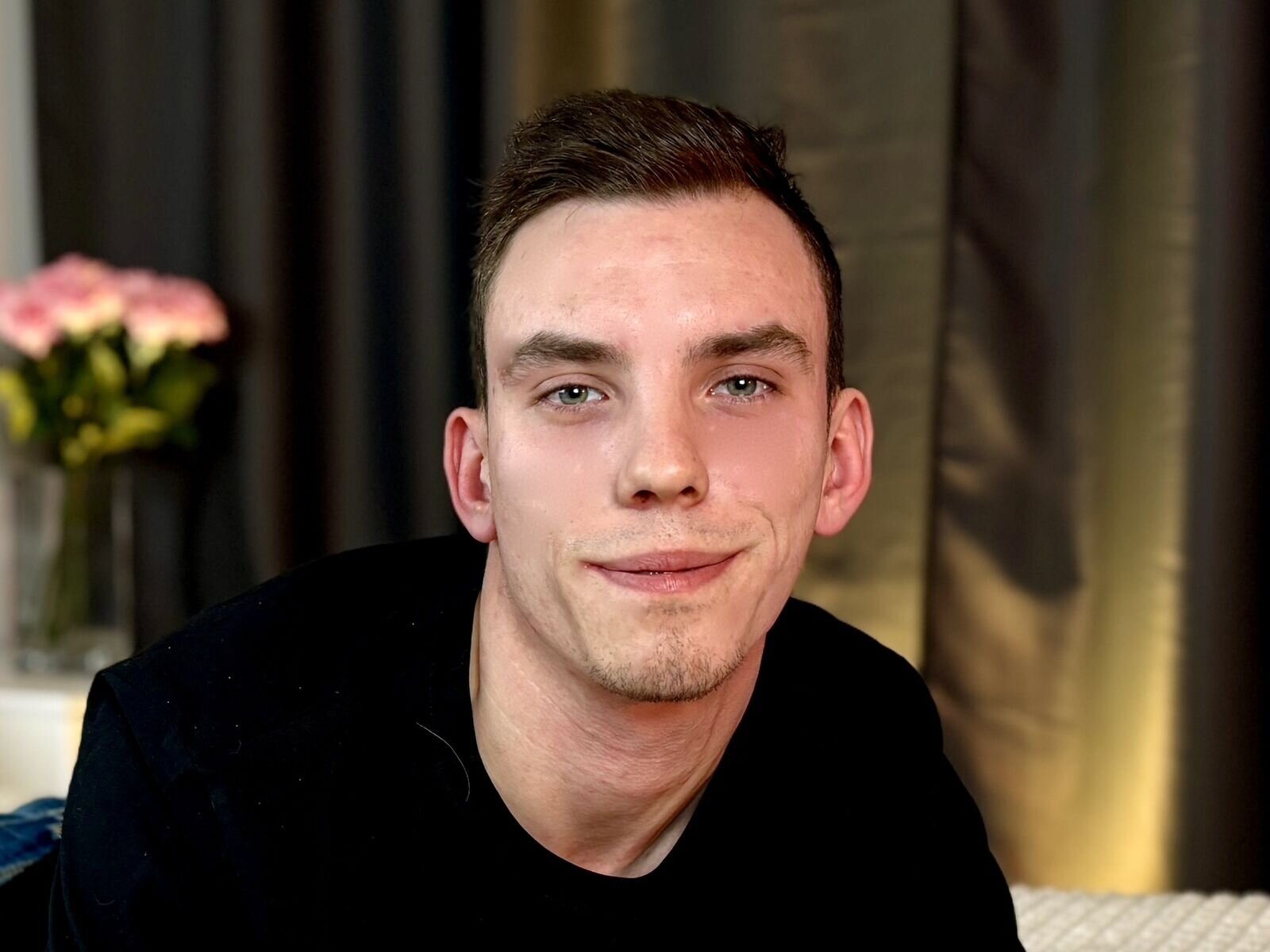 Free Live Sex Chat With DanielWilsons