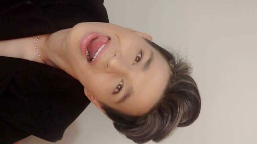 Free Live Sex Chat With DannyJenner