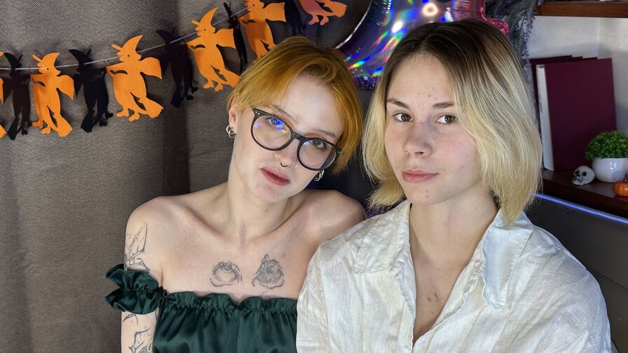 Free Live Sex Chat With EadlinAndHarriet