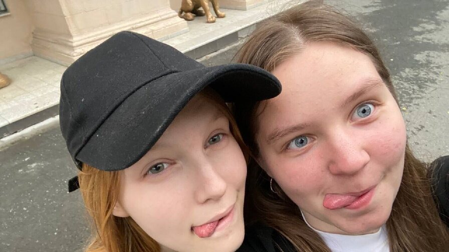 Free Live Sex Chat With ElizabetAndSandr