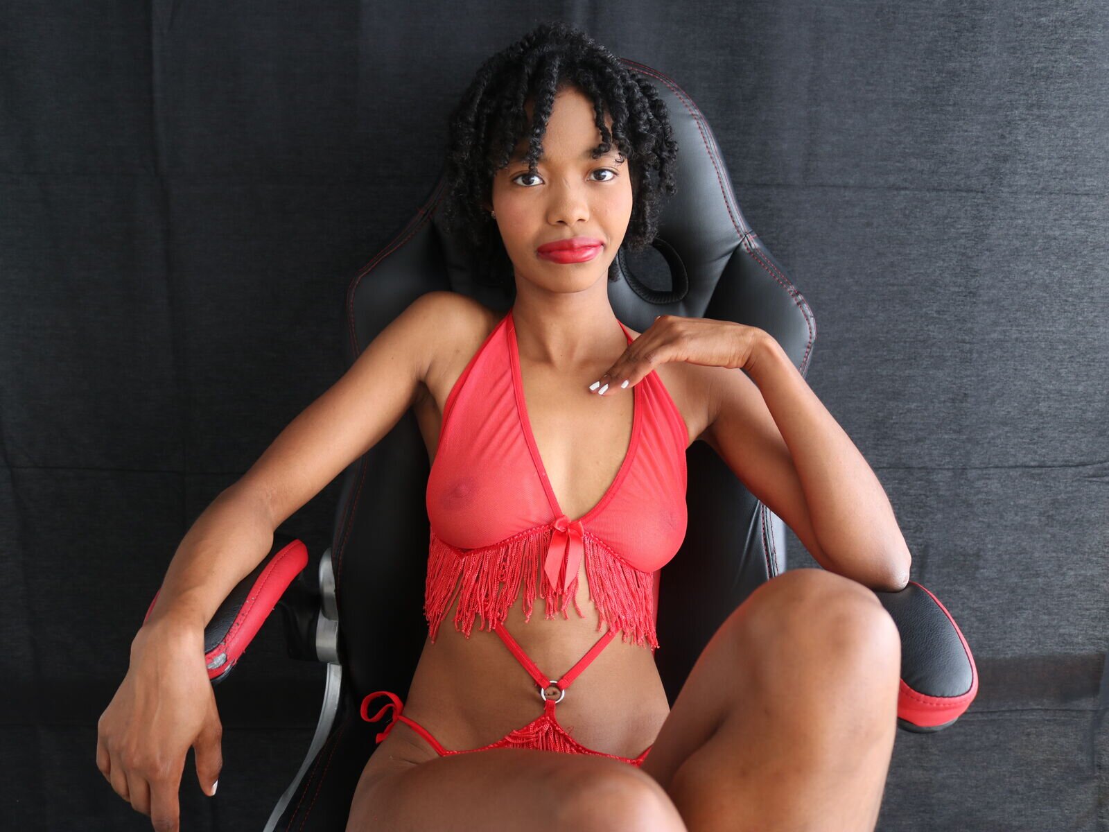 Free Live Sex Chat With EmiliBonnie