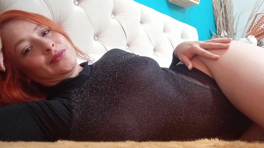 Free Live Sex Chat With EmmaAmirty