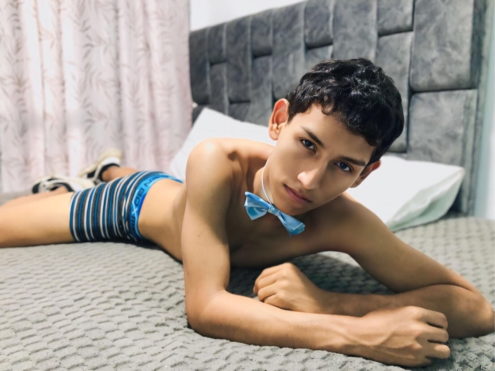 Free Live Sex Chat With FelipeGonzales