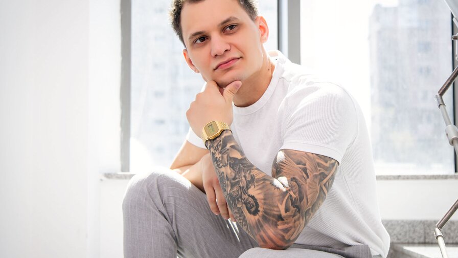 Free Live Sex Chat With HankMartins