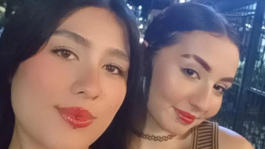 Free Live Sex Chat With HannaAndCherry