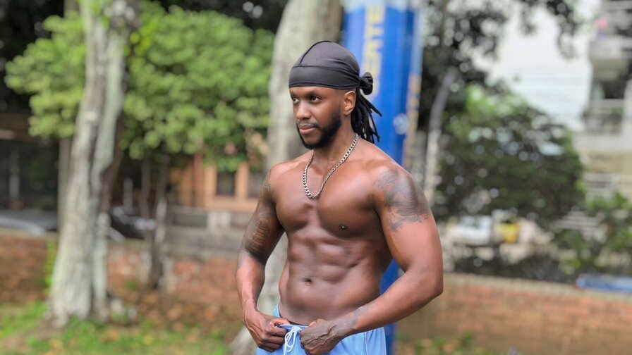 Free Live Sex Chat With HUGECOCKXX19