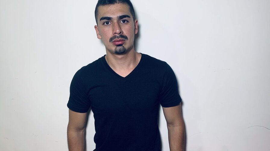 Free Live Sex Chat With IGORLATIN