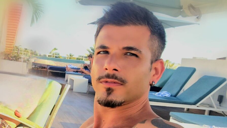 Free Live Sex Chat With IsaacBrandao