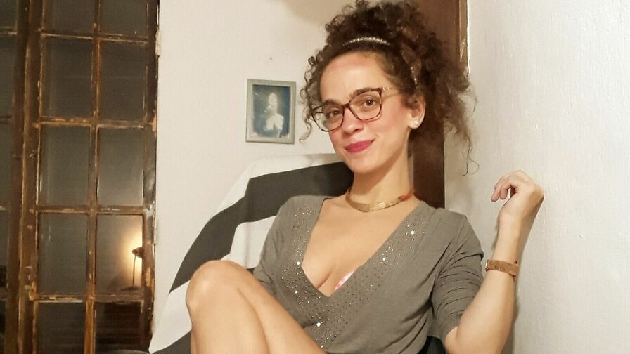 Free Live Sex Chat With IsisFlowers