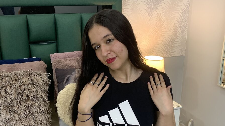 Free Live Sex Chat With JadeSkyy