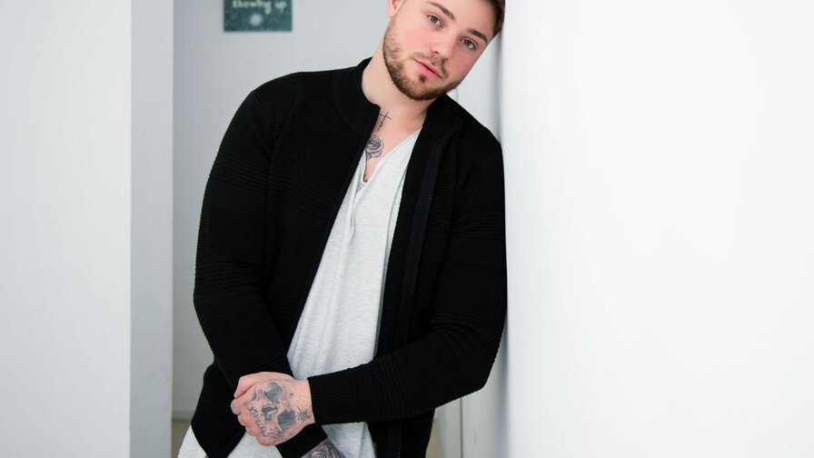 Free Live Sex Chat With JaredStone