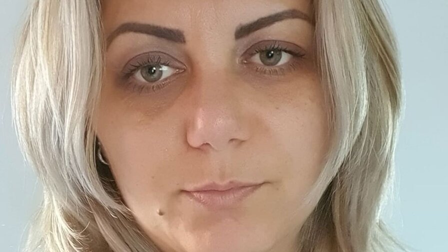 Free Live Sex Chat With JessieRichards