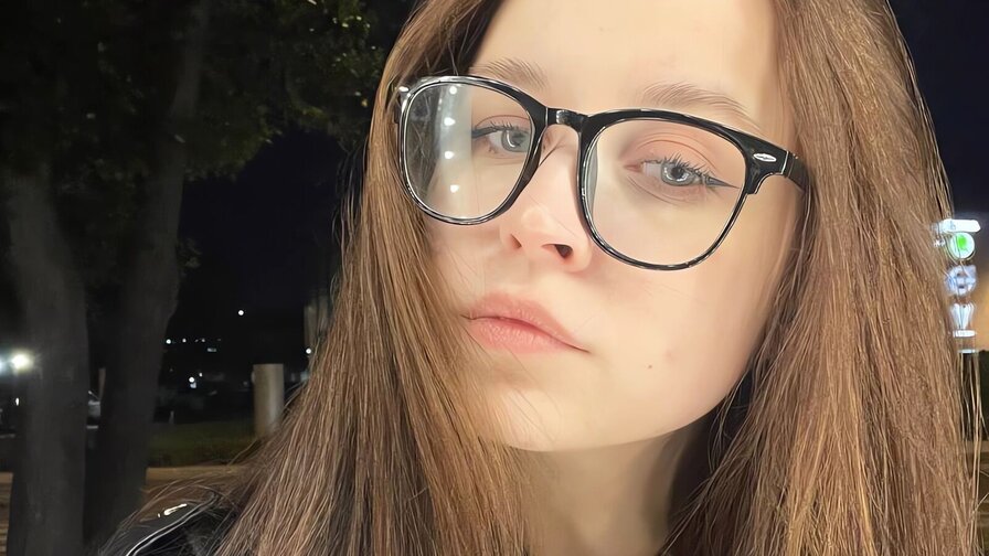 Free Live Sex Chat With KaceyMook