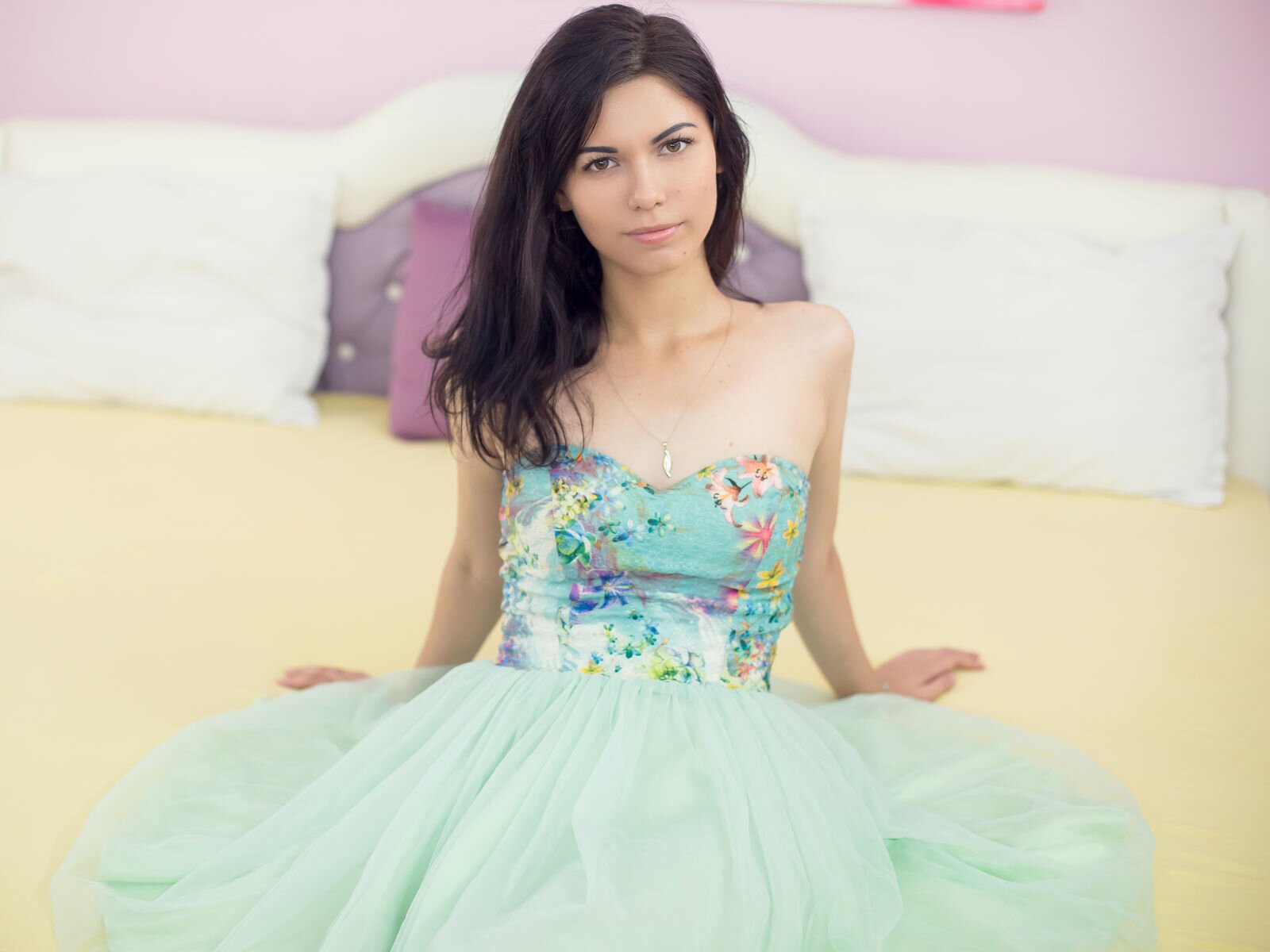 Free Live Sex Chat With KarrinaEden