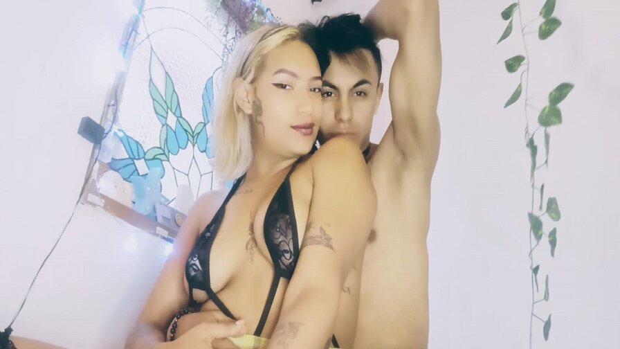 Free Live Sex Chat With KiraandMisa