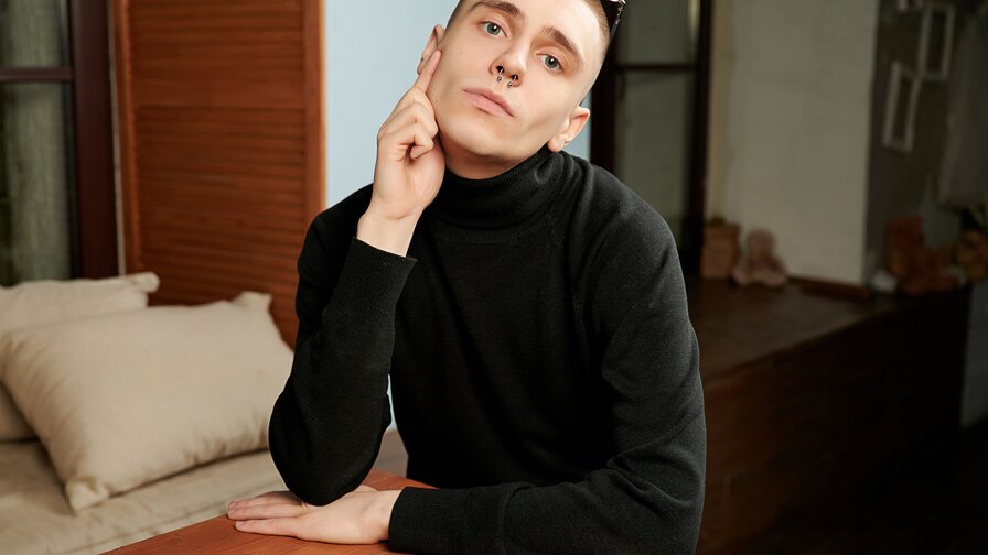 Free Live Sex Chat With KurtBlacks