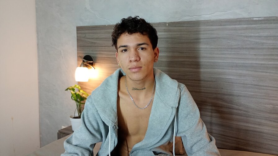 Free Live Sex Chat With LalexSiete