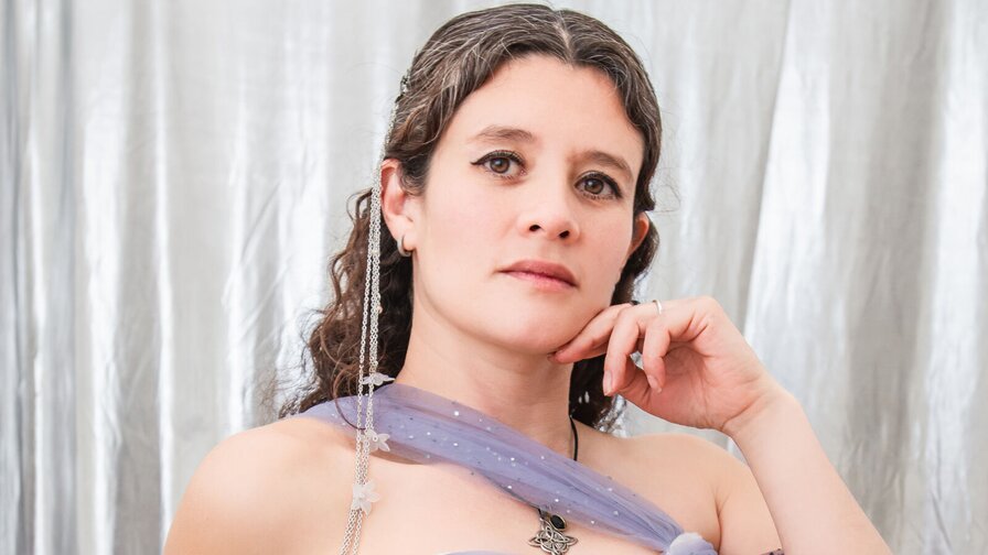 Free Live Sex Chat With LiaSannin