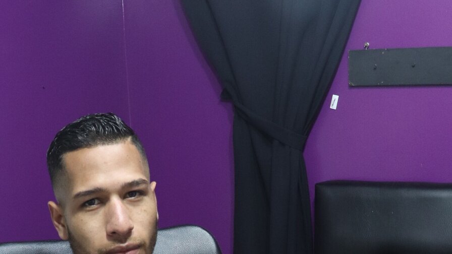 Free Live Sex Chat With LiamHarrison