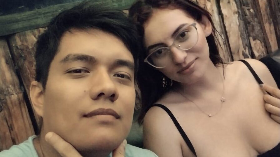 Free Live Sex Chat With LiandViolet