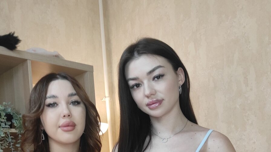 Free Live Sex Chat With LiliAndJessie