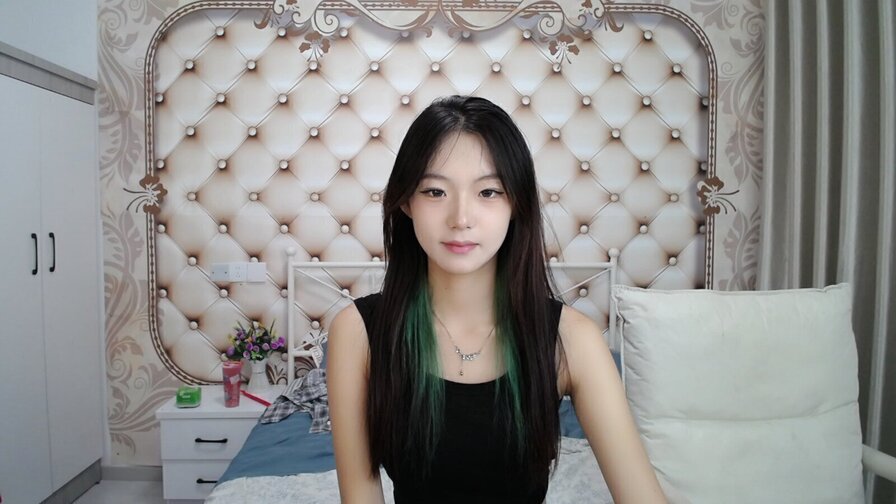 Free Live Sex Chat With LinYUyu