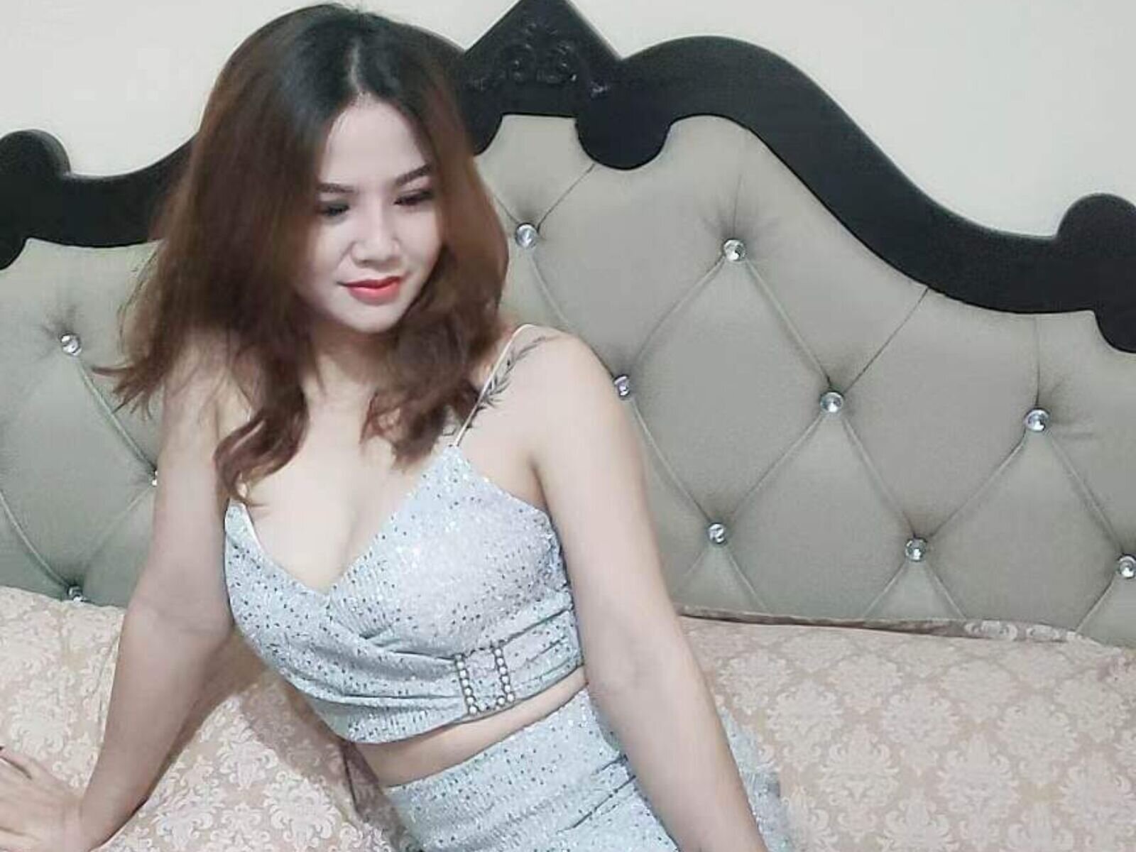 Free Live Sex Chat With LiuQianyes